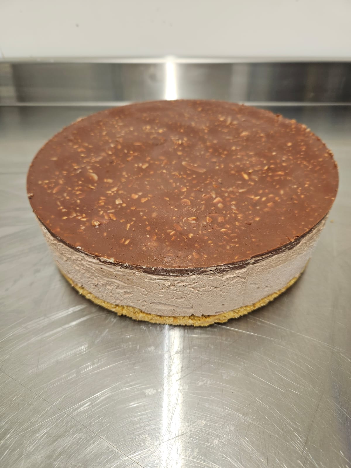 Ferrero Rocher Cheesecake 9"