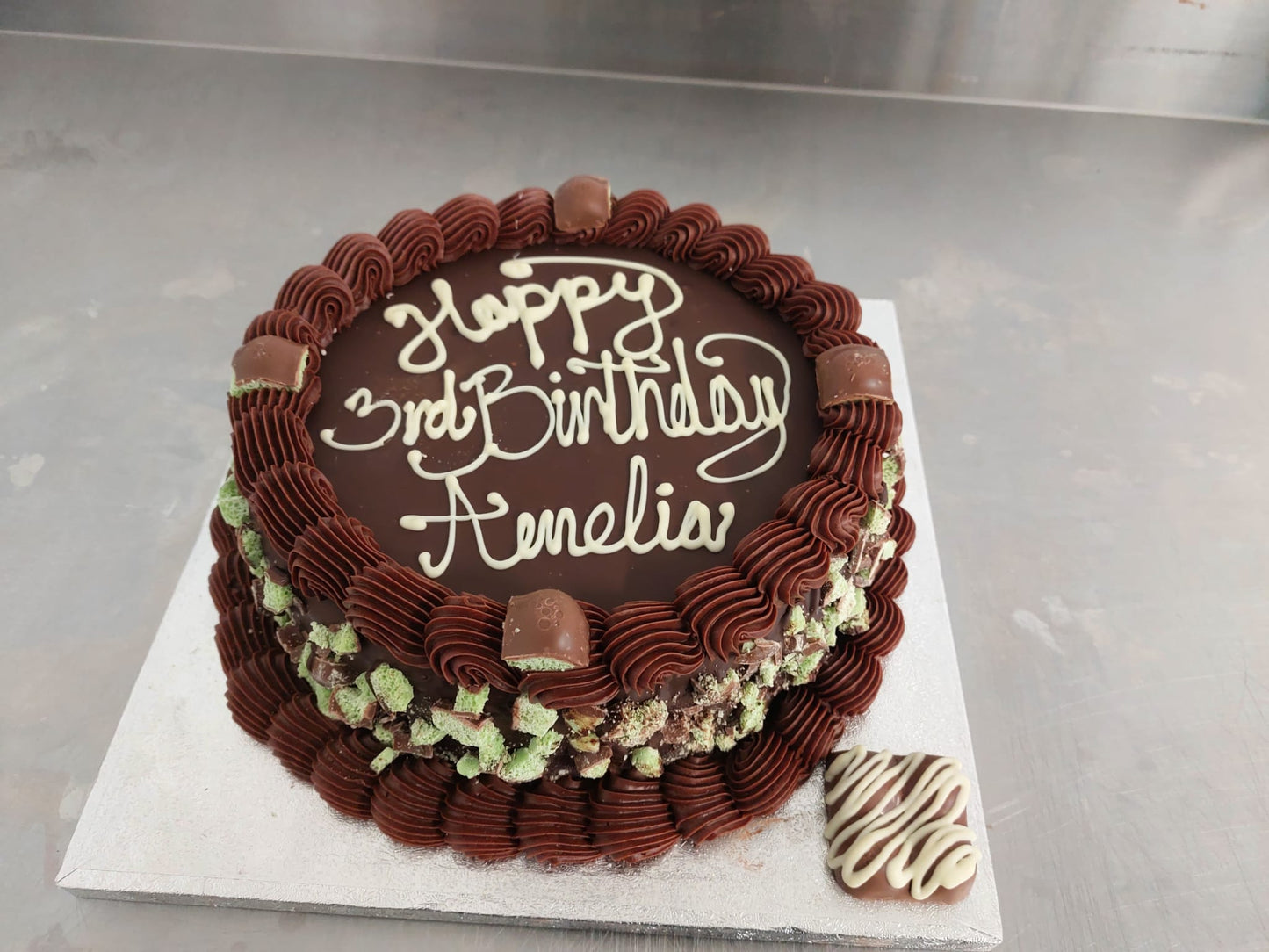 Mint Chocolate Biscuit Cake