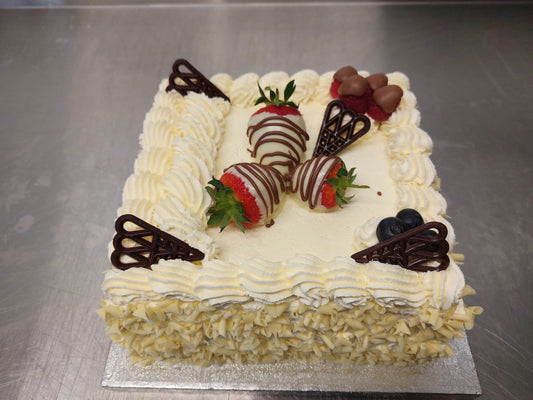 Fresh Cream & fruit with White Chocolate Shavings